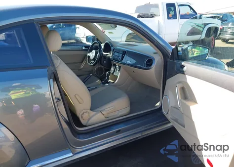 2013 Volkswagen Beetle 2.5L z USA, uszkodzony, nr VIN 3VWJP7AT7DM678486